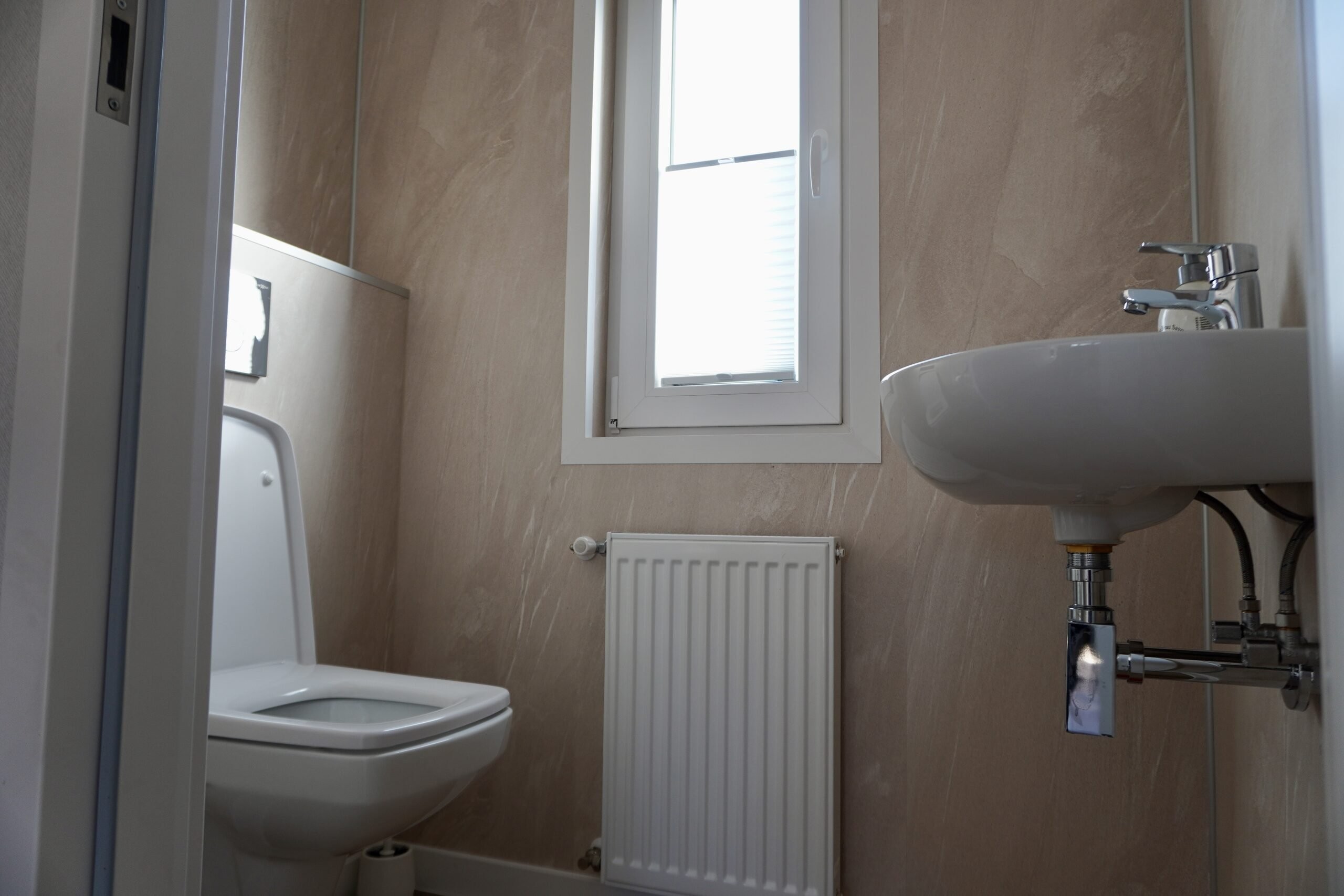 V apart toilet